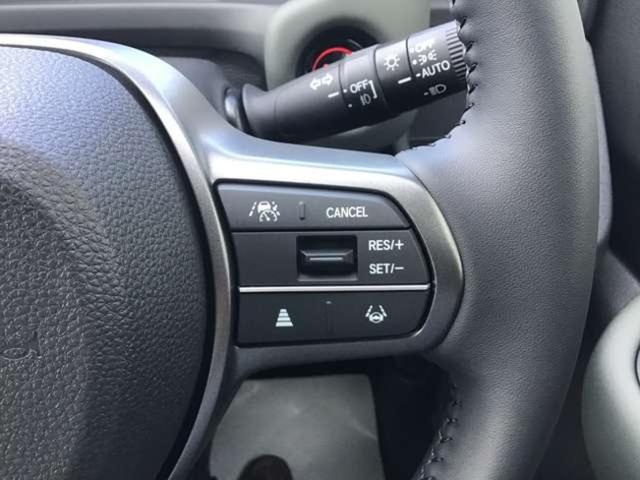 フリード クロスター 登録済・未使用車 新車保証付 SENSING 登録済・未使用車 走行57km 新車保証付 SENSING 8エアバッグ 両側電動スライドドア アルミホイール シートヒーター フォグライト ブラインドスポットモニター(13枚目)