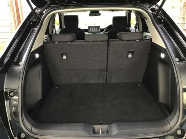 ヴェゼル ｅ：ＨＥＶ　Ｘ　ワンオーナー　ＳＥＮＳＩＮＧ　８エアバッグ　ワンオーナー　走行１１．９１３ｋｍ　ＳＥＮＳＩＮＧ　８エアバッグ　ナビ／ＴＶ／ブルートゥース／リアカメラ　２．０ＥＴＣ　ワイヤレス充電　新車保証付（9枚目）