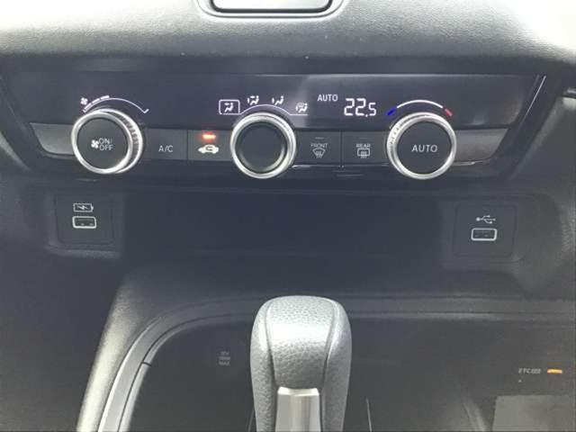 ヴェゼル ｅ：ＨＥＶ　Ｘ　ワンオーナー　ＳＥＮＳＩＮＧ　８エアバッグ　ワンオーナー　走行１１．９１３ｋｍ　ＳＥＮＳＩＮＧ　８エアバッグ　ナビ／ＴＶ／ブルートゥース／リアカメラ　２．０ＥＴＣ　ワイヤレス充電　新車保証付（16枚目）