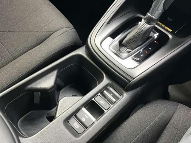 ヴェゼル ｅ：ＨＥＶ　Ｘ　ワンオーナー　ＳＥＮＳＩＮＧ　８エアバッグ　ワンオーナー　走行１１．９１３ｋｍ　ＳＥＮＳＩＮＧ　８エアバッグ　ナビ／ＴＶ／ブルートゥース／リアカメラ　２．０ＥＴＣ　ワイヤレス充電　新車保証付（17枚目）
