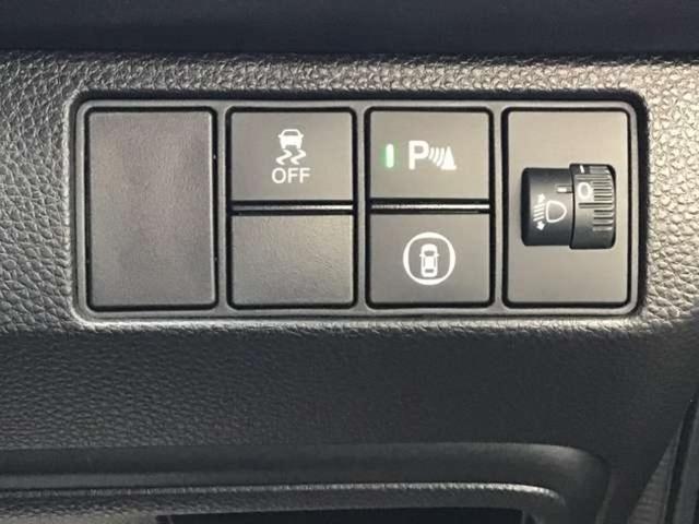 ヴェゼル ｅ：ＨＥＶ　Ｘ　ワンオーナー　ＳＥＮＳＩＮＧ　８エアバッグ　ワンオーナー　走行１１．９１３ｋｍ　ＳＥＮＳＩＮＧ　８エアバッグ　ナビ／ＴＶ／ブルートゥース／リアカメラ　２．０ＥＴＣ　ワイヤレス充電　新車保証付（18枚目）