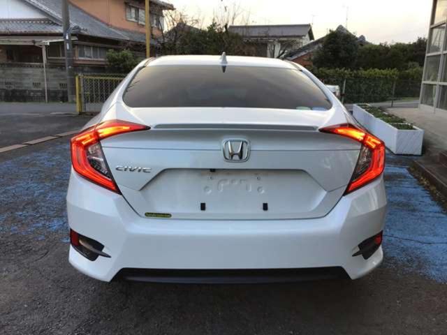 シビック セダン ワンオーナー ターボエンジン SENSING ETC ワンオーナー ターボエンジン 走行16.682km SENSING 8エアバッグ ナビ/TV/ブルートゥース/リアカメラ シートヒーター アルミホイール ETC 1年保証付(5枚目)