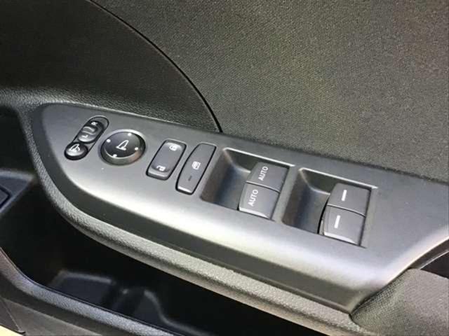 シビック セダン ワンオーナー ターボエンジン SENSING ETC ワンオーナー ターボエンジン 走行16.682km SENSING 8エアバッグ ナビ/TV/ブルートゥース/リアカメラ シートヒーター アルミホイール ETC 1年保証付(19枚目)