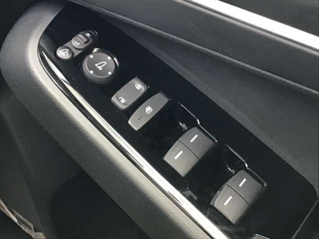 ヴェゼル e:HEV Z ワンオーナー F/Rドラレコ ETC ワンオーナー 走行18.805km ナビ/TV/ブルートゥース/リアカメラ F/Rドラレコ シートヒーター ステアリングヒーター ETC 新車保証付(20枚目)