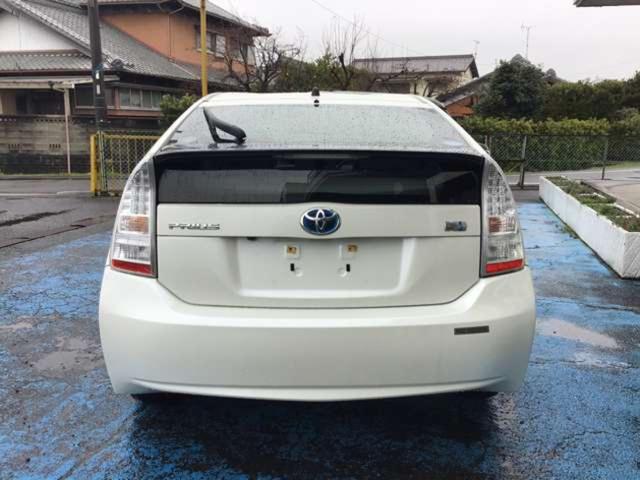 プリウス Ｓ　ワンオーナー　ナビ／リアカメラ　８エアバッグ　ＥＴＣ　ワンオーナー　走行４６．８０６ｋｍ　ナビ／リアカメラ　８エアバッグ　前後ドライブレコーダー　ＥＴＣ　車検整備／５．０００ｋｍ保証付（5枚目）