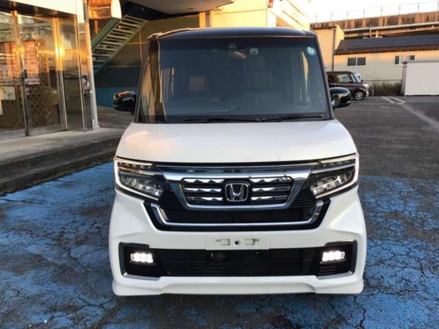 N-BOXカスタム L・ターボコーディネートスタイル 8エアバッグ 両側電動ドア ターボエンジン 8エアバッグ ナビ/TV/ブルートゥース/リアカメラ 両側電動ドア ドラレコ ETC ワンオーナー ホワイト/ブラックツートンカラー 車検整備/1年保証付(2枚目)