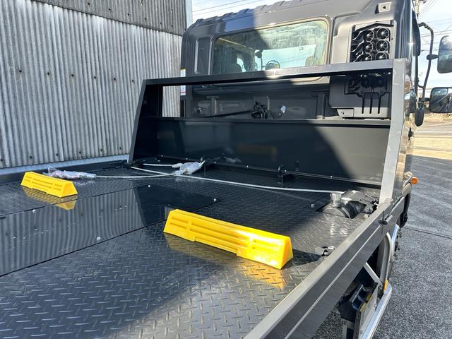 ヒノレンジャー 　積載車　キャリアカー　リモコン付き　油圧リアゲート　ウインチ　最大積載量３１００ｋｇ　ターボ車　ロングボデー長さ６５００幅２２００　ＮＥＷオールペイント（8枚目）