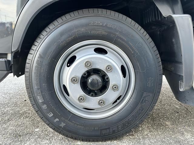 ヒノレンジャー 　積載車　キャリアカー　リモコン付き　油圧リアゲート　ウインチ　最大積載量３１００ｋｇ　ターボ車　ロングボデー長さ６５００幅２２００　ＮＥＷオールペイント（13枚目）