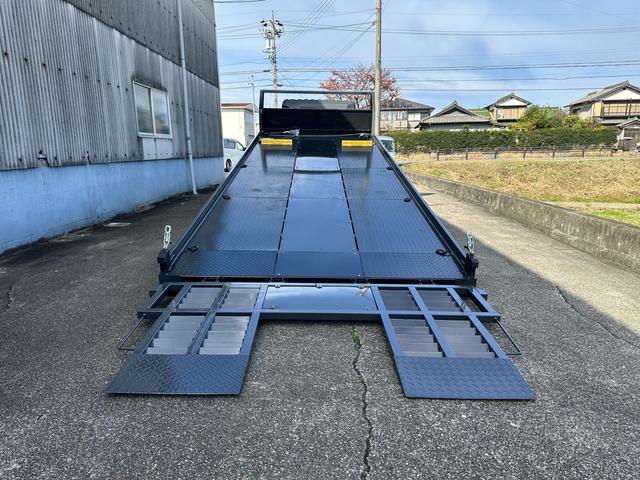 ヒノレンジャー 　積載車　キャリアカー　リモコン付き　油圧リアゲート　ウインチ　最大積載量３１００ｋｇ　ターボ車　ロングボデー長さ６５００幅２２００　ＮＥＷオールペイント（16枚目）