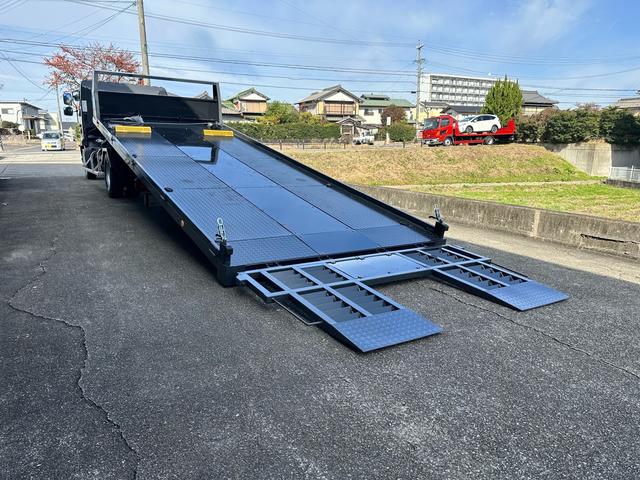 ヒノレンジャー 　積載車　キャリアカー　リモコン付き　油圧リアゲート　ウインチ　最大積載量３１００ｋｇ　ターボ車　ロングボデー長さ６５００幅２２００　ＮＥＷオールペイント（17枚目）