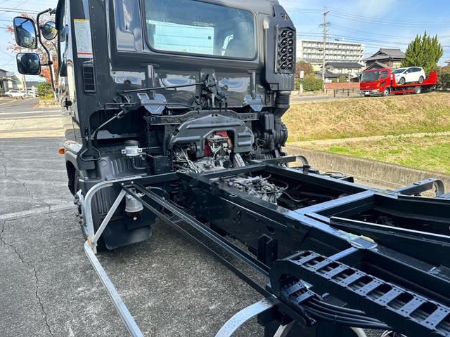 ヒノレンジャー 　積載車　キャリアカー　リモコン付き　油圧リアゲート　ウインチ　最大積載量３１００ｋｇ　ターボ車　ロングボデー長さ６５００幅２２００　ＮＥＷオールペイント（20枚目）