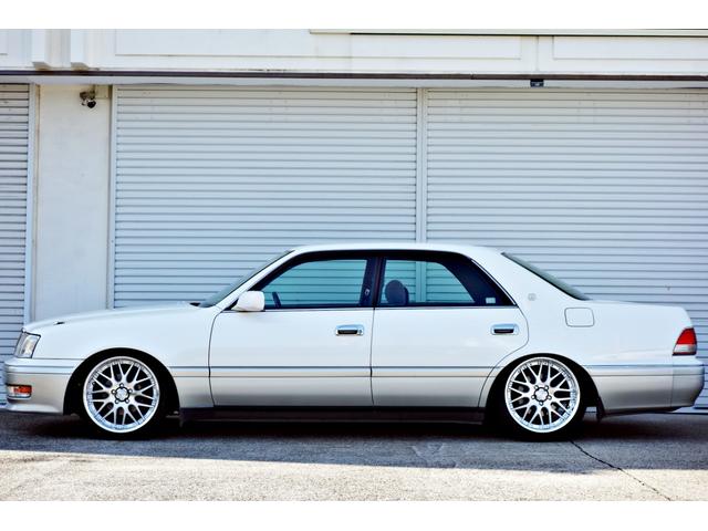 クラウン ロイヤルサルーン　自社制作車輛　新品ＷＯＲＫランベックＬＭ１カットシルバー１８インチアルミ　新品ファイナルコネクションフルタップ車高調　後付けＢｌｕｅｔｏｏｔｈ　純正ナビ　パワーシート　ＥＴＣ（16枚目）