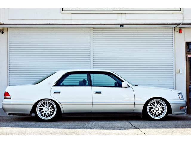 クラウン ロイヤルサルーン　自社制作車輛　新品ＷＯＲＫランベックＬＭ１カットシルバー１８インチアルミ　新品ファイナルコネクションフルタップ車高調　後付けＢｌｕｅｔｏｏｔｈ　純正ナビ　パワーシート　ＥＴＣ（17枚目）