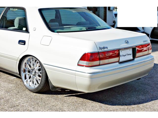 クラウン ロイヤルサルーン　自社制作車輛　新品ＷＯＲＫランベックＬＭ１カットシルバー１８インチアルミ　新品ファイナルコネクションフルタップ車高調　後付けＢｌｕｅｔｏｏｔｈ　純正ナビ　パワーシート　ＥＴＣ（25枚目）