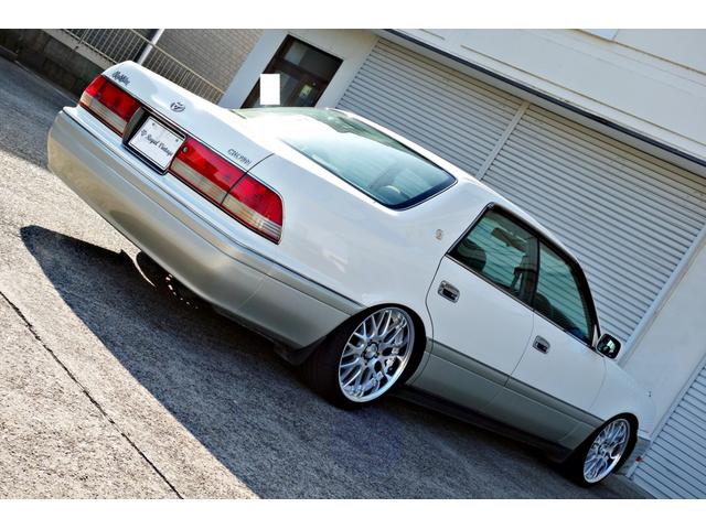 クラウン ロイヤルサルーン　自社制作車輛　新品ＷＯＲＫランベックＬＭ１カットシルバー１８インチアルミ　新品ファイナルコネクションフルタップ車高調　後付けＢｌｕｅｔｏｏｔｈ　純正ナビ　パワーシート　ＥＴＣ（30枚目）