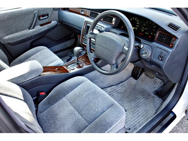 クラウン ロイヤルサルーン　自社制作車輛　新品ＷＯＲＫランベックＬＭ１カットシルバー１８インチアルミ　新品ファイナルコネクションフルタップ車高調　後付けＢｌｕｅｔｏｏｔｈ　純正ナビ　パワーシート　ＥＴＣ（36枚目）