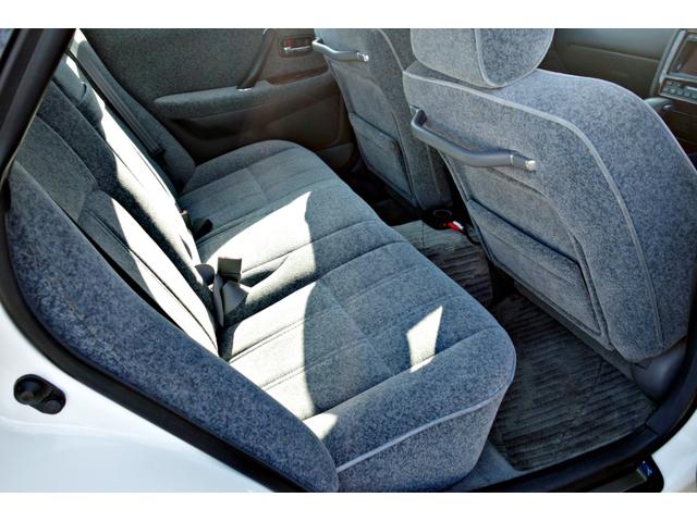 クラウン ロイヤルサルーン　自社制作車輛　新品ＷＯＲＫランベックＬＭ１カットシルバー１８インチアルミ　新品ファイナルコネクションフルタップ車高調　後付けＢｌｕｅｔｏｏｔｈ　純正ナビ　パワーシート　ＥＴＣ（37枚目）