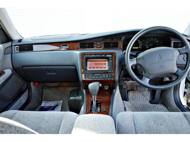 クラウン ロイヤルサルーン　自社制作車輛　新品ＷＯＲＫランベックＬＭ１カットシルバー１８インチアルミ　新品ファイナルコネクションフルタップ車高調　後付けＢｌｕｅｔｏｏｔｈ　純正ナビ　パワーシート　ＥＴＣ（48枚目）