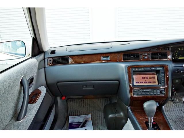 クラウン ロイヤルサルーン　自社制作車輛　新品ＷＯＲＫランベックＬＭ１カットシルバー１８インチアルミ　新品ファイナルコネクションフルタップ車高調　後付けＢｌｕｅｔｏｏｔｈ　純正ナビ　パワーシート　ＥＴＣ（49枚目）