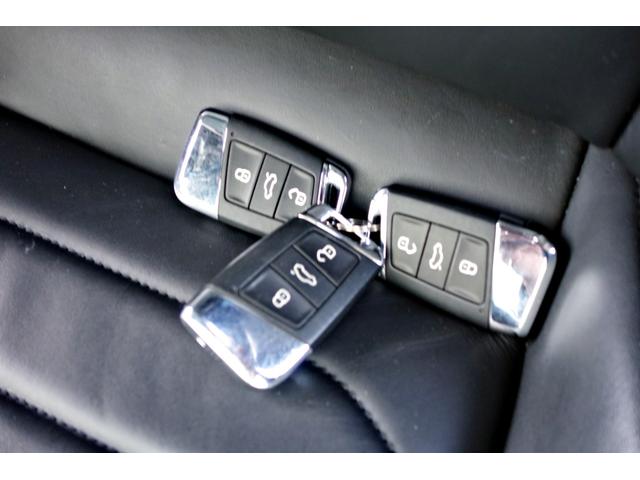 アルテオン ＴＳＩ　４モーション　Ｒラインアドバンス　カスタム車輛　ユーザー買取車　ＫＷ車高調ＯＺＲＡＣＩＮＧ２０インチアルミ　黒革シート　サンルーフ　前後ドラレコ　レーダー　純正ナビ　Ｂｌｕｅｔｏｏｔｈ　パワートランク　全周囲カメラ　４ＷＤ（39枚目）