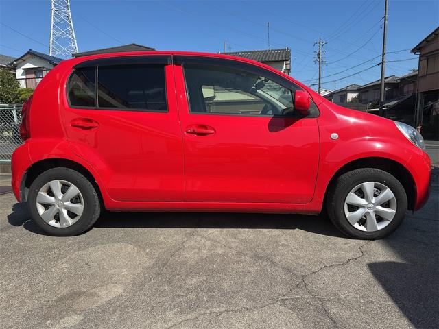 パッソ Ｘ　Ｌパッケージ　エアコン　パワーステアリング　パワーウィンドウ　運転席エアバッグ　助手席エアバッグ　スマートキー　電動格納ミラー　バックカメラ（4枚目）