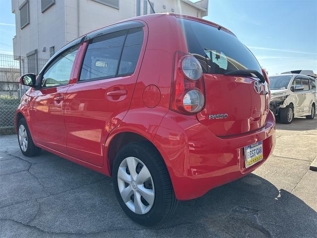 パッソ Ｘ　Ｌパッケージ　エアコン　パワーステアリング　パワーウィンドウ　運転席エアバッグ　助手席エアバッグ　スマートキー　電動格納ミラー　バックカメラ（9枚目）