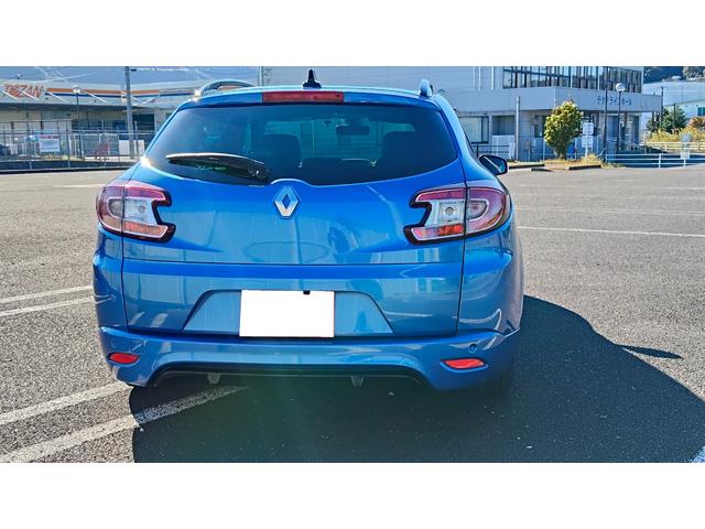 メガーヌエステート ＧＴライン　ターボ　ＫＷ車高調　純正ナビ　地デジＴＶ　ＥＴＣ　バックモニター　Ｂｌｕｅｔｏｏｔｈ　１７インチＡＷ（8枚目）