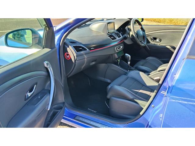 メガーヌエステート ＧＴライン　ターボ　ＫＷ車高調　純正ナビ　地デジＴＶ　ＥＴＣ　バックモニター　Ｂｌｕｅｔｏｏｔｈ　１７インチＡＷ（34枚目）