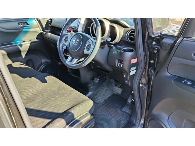 Ｎ－ＢＯＸ Ｇ　ターボＳＳパッケージ　クルコン　シティブレーキ　ＤＶＤ　バックモニター　横滑り防止装置　電動格納ミラー　前席シートヒーター　ＥＴＣ　Ｂｌｕｅｔｏｏｔｈ接続　４ＷＤ　オートライト　ターボ　盗難防止システム　ＡＢＳ　キーフリー（5枚目）