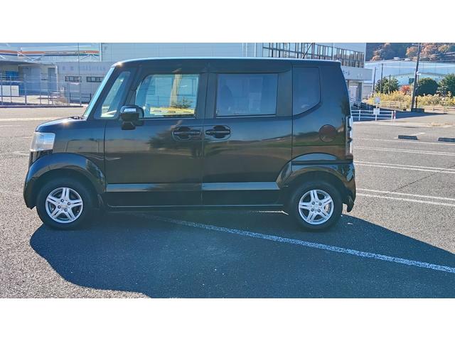 Ｎ－ＢＯＸ Ｇ　ターボＳＳパッケージ　クルコン　シティブレーキ　ＤＶＤ　バックモニター　横滑り防止装置　電動格納ミラー　前席シートヒーター　ＥＴＣ　Ｂｌｕｅｔｏｏｔｈ接続　４ＷＤ　オートライト　ターボ　盗難防止システム　ＡＢＳ　キーフリー（9枚目）