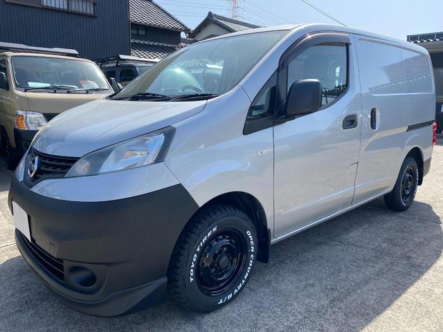 ＮＶ２００バネットバン ルートバンＤＸ　キーレス　前後バンパーラプターライナー塗装　車検対応ゴツゴツタイヤ　社外ナビＴＶ　ＥＴＣ　バックカメラ　カスタムベース車両　アウトドアスタイルベース車両（19枚目）