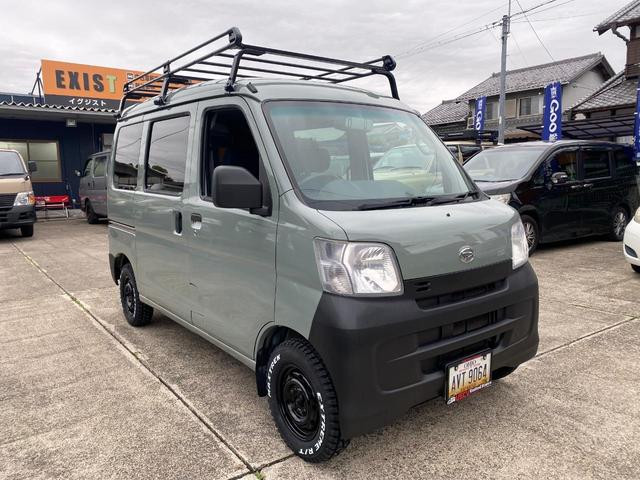ハイゼットカーゴ クルーズ　パートタイム４ＷＤ　前後バンパーラプターライナー塗装　ルーフキャリア　車検対応ゴツゴツホワイトレタータイヤ　ブラックスチールホイール電格ミラー　キーレス　オーバーヘッドコンソール　ＥＴＣ（50枚目）