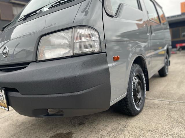 バネットバン ＤＸ　Ｎｏｘ・ＰＭ適合者　ディーゼルエンジン　タイミングベルト交換済み　前後バンパーラプターライナー塗装　車検対応ゴツゴツホワイトレタータイヤ　ブラックスチールホイール　ＯＢＤ検査済み　ハイルーフ　５ドア（20枚目）