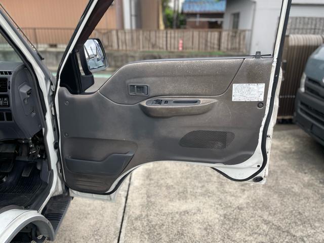 バネットバン ＤＸ　Ｎｏｘ・ＰＭ適合者　ディーゼルエンジン　タイミングベルト交換済み　前後バンパーラプターライナー塗装　車検対応ゴツゴツホワイトレタータイヤ　ブラックスチールホイール　ＯＢＤ検査済み　ハイルーフ　５ドア（25枚目）