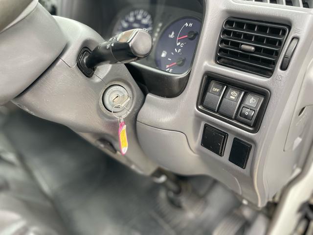 バネットバン ＤＸ　Ｎｏｘ・ＰＭ適合者　ディーゼルエンジン　タイミングベルト交換済み　前後バンパーラプターライナー塗装　車検対応ゴツゴツホワイトレタータイヤ　ブラックスチールホイール　ＯＢＤ検査済み　ハイルーフ　５ドア（26枚目）