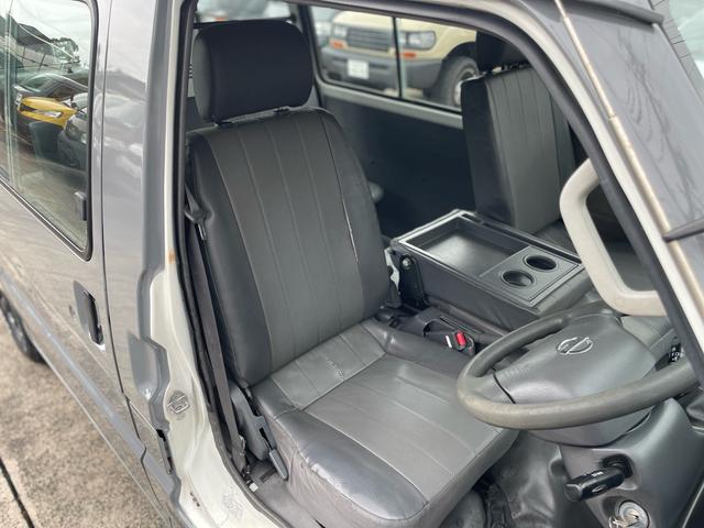 バネットバン ＤＸ　Ｎｏｘ・ＰＭ適合者　ディーゼルエンジン　タイミングベルト交換済み　前後バンパーラプターライナー塗装　車検対応ゴツゴツホワイトレタータイヤ　ブラックスチールホイール　ＯＢＤ検査済み　ハイルーフ　５ドア（29枚目）