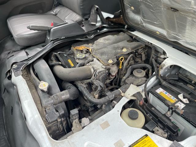 バネットバン ＤＸ　Ｎｏｘ・ＰＭ適合者　ディーゼルエンジン　タイミングベルト交換済み　前後バンパーラプターライナー塗装　車検対応ゴツゴツホワイトレタータイヤ　ブラックスチールホイール　ＯＢＤ検査済み　ハイルーフ　５ドア（46枚目）