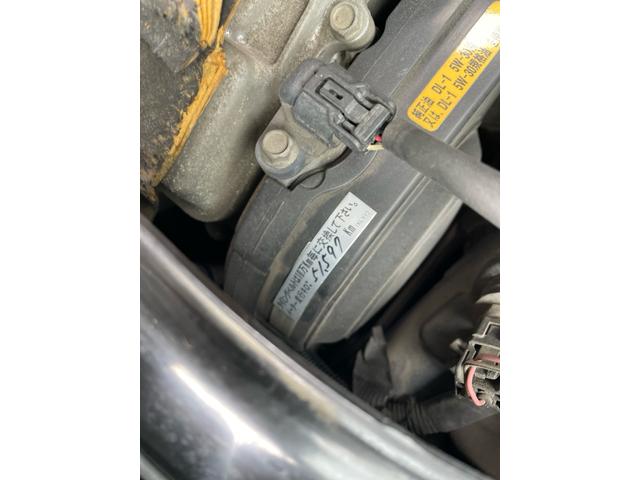 バネットバン ＤＸ　Ｎｏｘ・ＰＭ適合者　ディーゼルエンジン　タイミングベルト交換済み　前後バンパーラプターライナー塗装　車検対応ゴツゴツホワイトレタータイヤ　ブラックスチールホイール　ＯＢＤ検査済み　ハイルーフ　５ドア（47枚目）