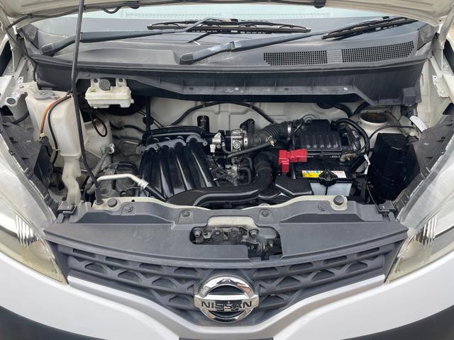 ＮＶ２００バネットバン ＤＸ　ルームミラー型前後ドライブレコーダー　ＯＢＤ検査済み　タイミングチェーン車両　キーレスキー　両側パワーウィンドウ　５ドア　オートマ（5枚目）
