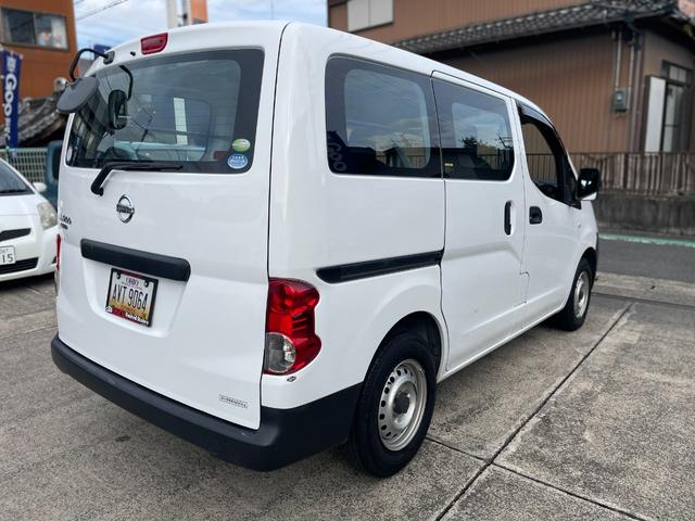 ＮＶ２００バネットバン ＤＸ　ルームミラー型前後ドライブレコーダー　ＯＢＤ検査済み　タイミングチェーン車両　キーレスキー　両側パワーウィンドウ　５ドア　オートマ（13枚目）