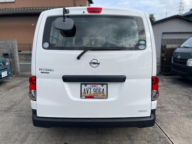 ＮＶ２００バネットバン ＤＸ　ルームミラー型前後ドライブレコーダー　ＯＢＤ検査済み　タイミングチェーン車両　キーレスキー　両側パワーウィンドウ　５ドア　オートマ（14枚目）