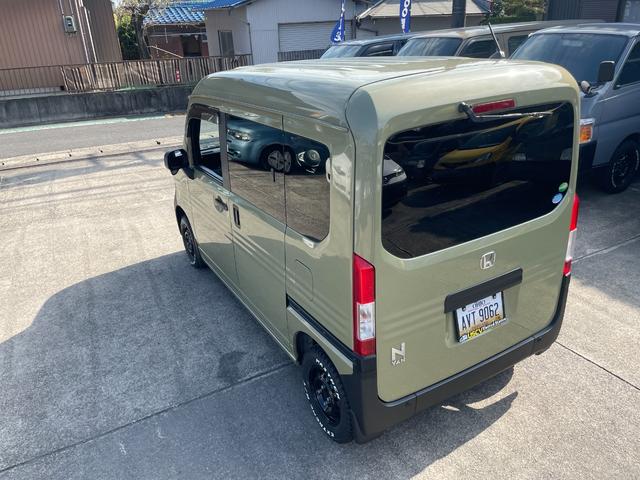 Ｎ－ＶＡＮ ファン・ターボ　プラススタイル　ファン　ターボ　前後バンパーラプターライナー塗装　車検対応ゴツゴツホワイトレタータイヤ　ブラックスチールホイール　ナビ　ＴＶ　ｂａｃｋカメラ　ＥＴＣ　スマートキー　ＬＥＤヘッドライト（3枚目）