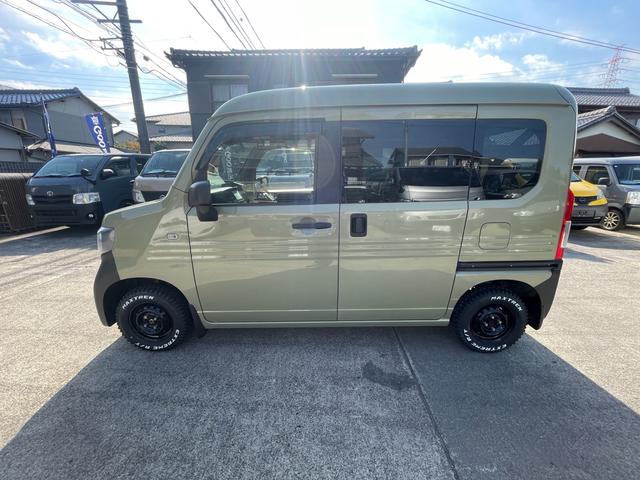 Ｎ－ＶＡＮ ファン・ターボ　プラススタイル　ファン　ターボ　前後バンパーラプターライナー塗装　車検対応ゴツゴツホワイトレタータイヤ　ブラックスチールホイール　ナビ　ＴＶ　ｂａｃｋカメラ　ＥＴＣ　スマートキー　ＬＥＤヘッドライト（17枚目）