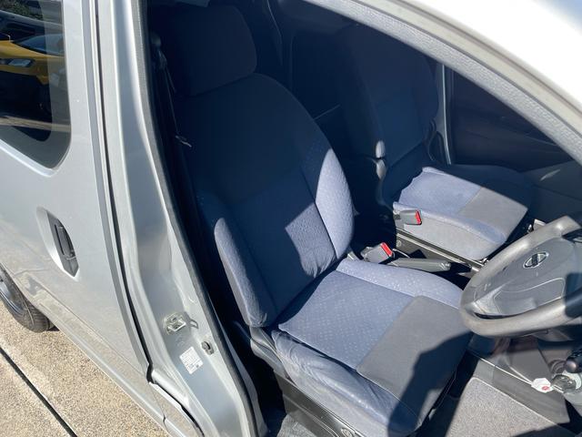 NV200バネットバン GX OBD検査済み 助手席エアバッグ ナビ バックカメラ ETC付 リア席ワゴン用シート シートベルト付き キーレスキー スモークガラス 前後カラーバンパー パワーウィンドウ ベース車両(24枚目)