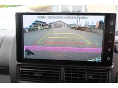 バックカメラも付いています。駐車の時に便利なのはもちろんの事、後方死角にいる子供たちに気が付くことができるので安心安全ですね 3