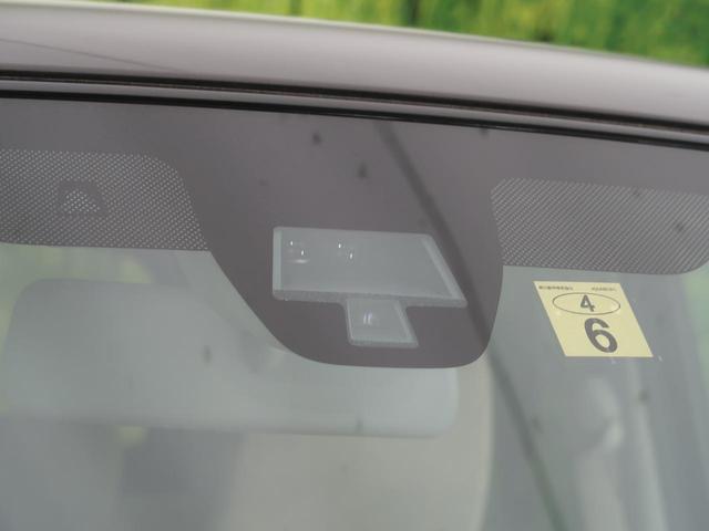 X 禁煙車 衝突被害軽減ブレーキ シートヒーター 純正オーディオ アイドリングストップ スマートキー プッシュスタート HIDヘッドライト ETC 照明付きバニティミラー シートリフター オートエアコン(6枚目)