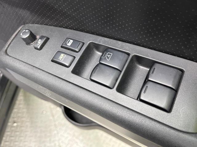 20S 禁煙車 4WD ルーフレール オーディオ再生 シートリフター 電動格納ミラー プライバシーガラス キーレスエントリー パワーステアリング 横滑り防止装置 盗難防止装置 ミュージック再生(6枚目)