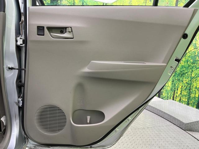 L 禁煙車 ETC キーレス アイドリングストップ ヘッドライトレベライザー 盗難防止システム ドアバイザー バニティミラー フロアマット CD AUX 横滑り防止装置(33枚目)