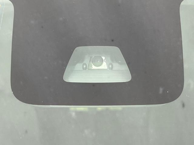 タント Ｌ　ＳＡＩＩ　ＳＤナビ　衝突軽減システム　バックカメラ　Ｂｌｕｅｔｏｏｔｈ再生　禁煙車　両側スライドドア　エアコン　キーレスエントリー　リアサンシェード　アイドリングストップ　電動格納ミラー（4枚目）