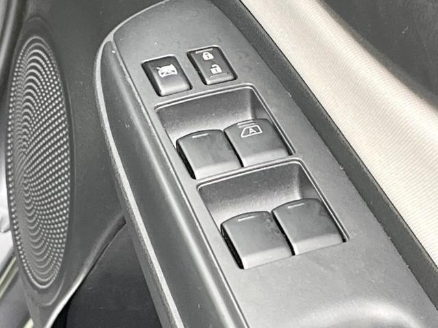 X Vセレクション 禁煙車 全周囲カメラ 純正ナビ 衝突軽減装置 Bluetooth再生 ETC ドライブレコーダー スマートキー ドアバイザー プライバシーガラス 電動格納ミラー ステアリングスイッチ シートリフター(36枚目)